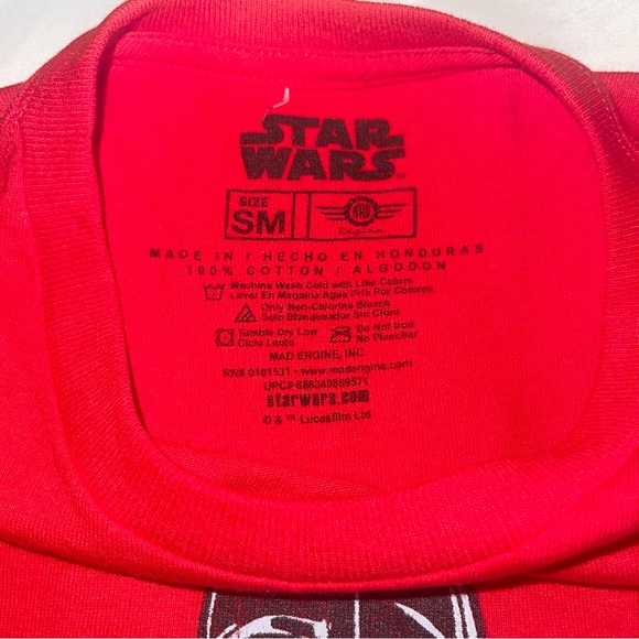 Star Wars Darth Vader Merry Christmas red short sleeve tshirt, size small - Picture 9 of 9